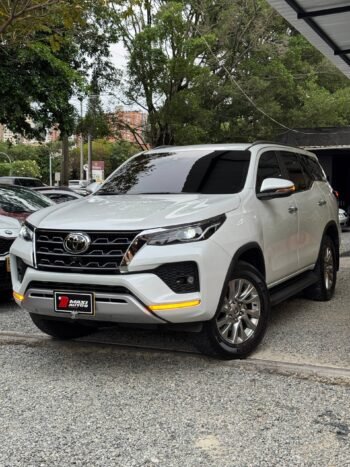 TOYOTA FORTUNER SRV 2.8 DIÉSEL 4X2