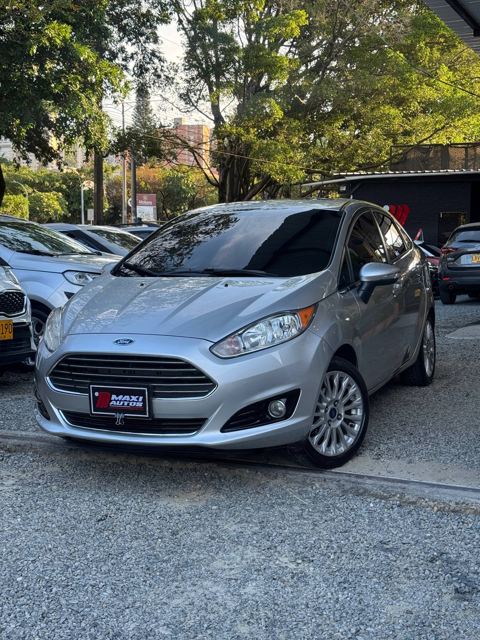 FORD FIESTA TITANIUM AT 1.6
