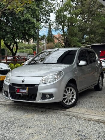 RENAULT SANDERO AUTOMATIQ