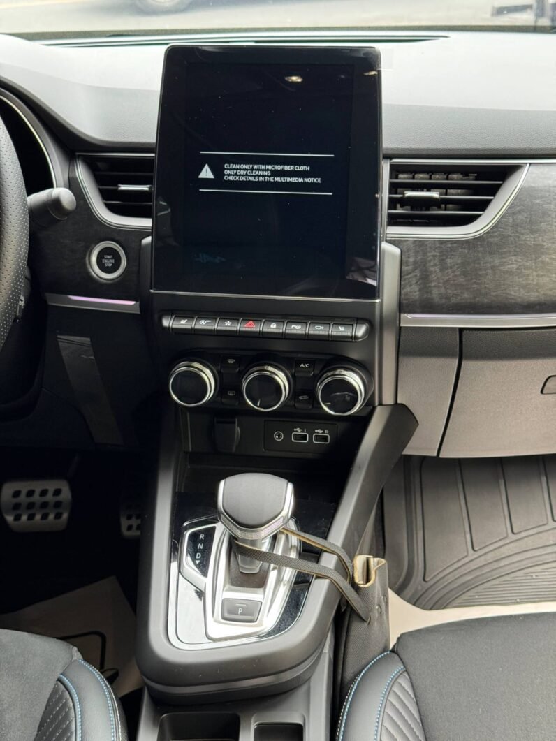 
								RENAULT ARKANA TECHNO 1.3L HIBRIDO full									
