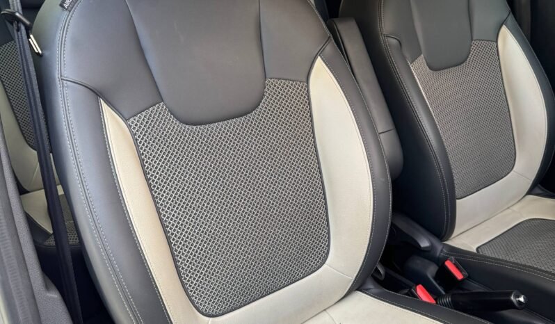 
								RENAULT CAPTUR INTENS AT 2.0 4X2 full									