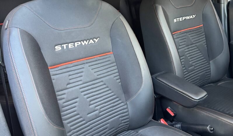 
								RENAULT STEPWAY INTENS AUT CVT 1.6 full									