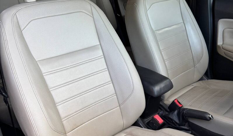 
								FORD ECOSPORT TITANIUM AT 4X2 full									