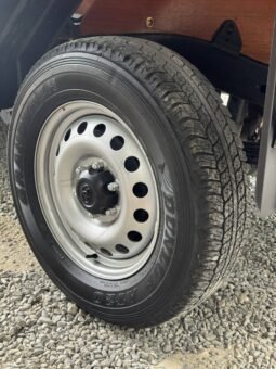 
										TOYOTA HILUX ESTACAS 2.4 MT 4X4 DIÉSEL full									
