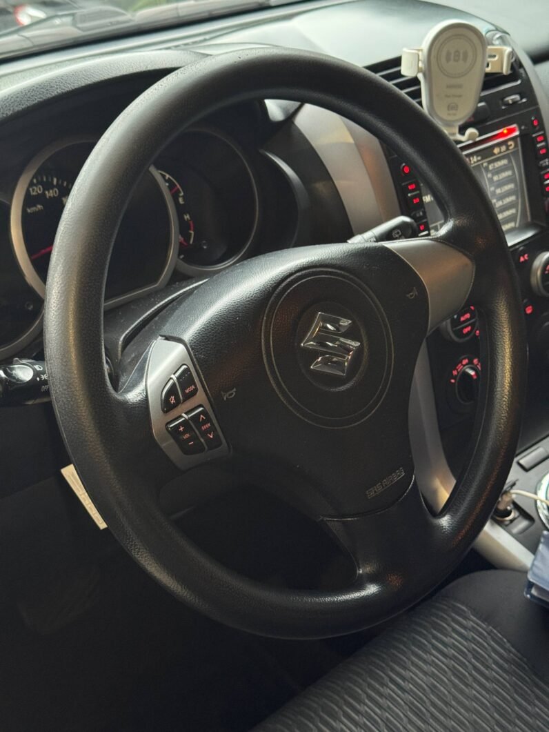 
								SUZUKI GRAND VITARA AT 2.4 4X4 full									