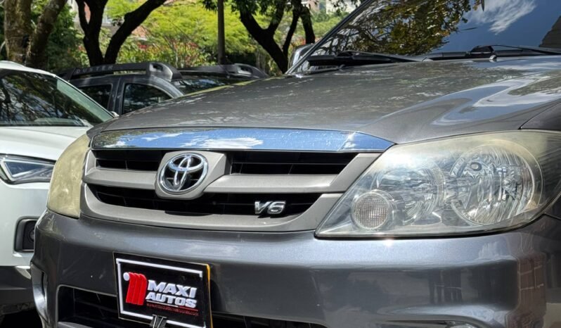 
								TOYOTA FORTUNER SR.5 4.0 GAS/GASOLINA full									