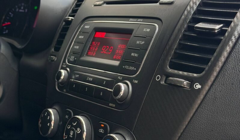 
								KIA CERATO PRO EX 1.6 AT full									