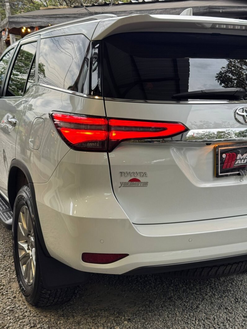 
								TOYOTA FORTUNER SRV 2.8 DIÉSEL 4X2 full									