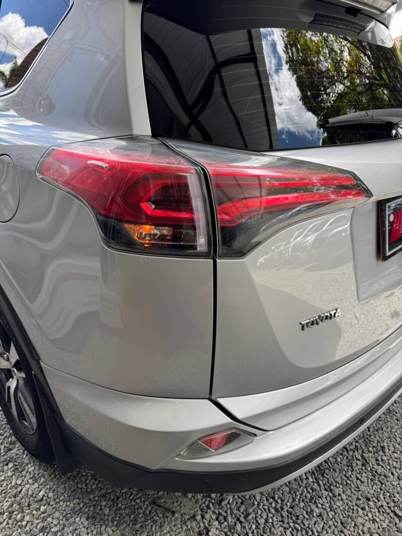 
								TOYOTA RAV4 STREET 2.0L AT 4×2 full									