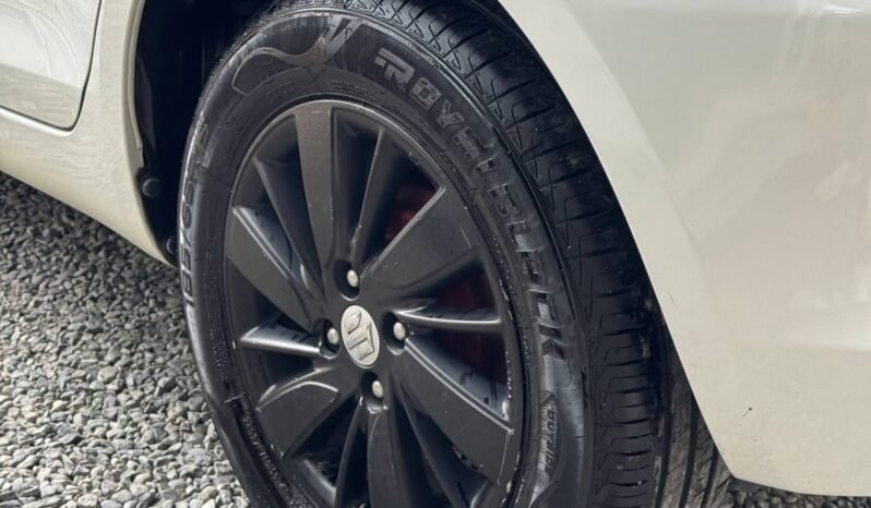 
								SUZUKI SWIFT 1.2 MT HB full									