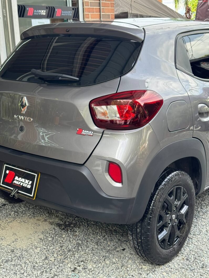 
								RENAULT KWID INTENS full									