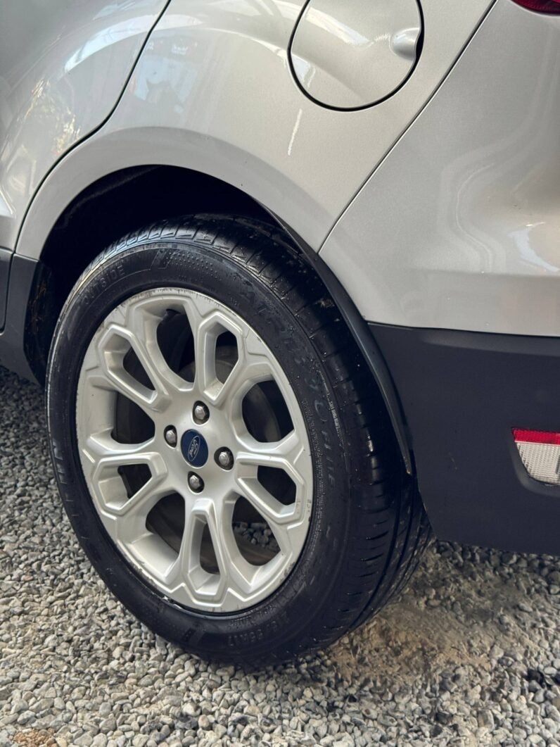 
								FORD ECOSPORT TITANIUM AT 4X2 full									