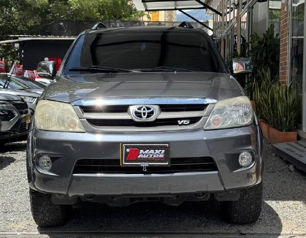 
								TOYOTA FORTUNER SR.5 4.0 GAS/GASOLINA full									