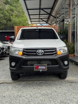 
										TOYOTA HILUX ESTACAS 2.4 MT 4X4 DIÉSEL full									