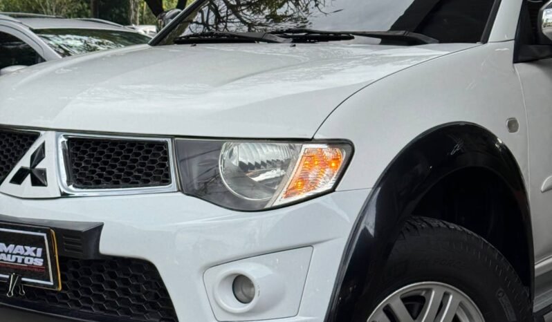 
								MITSUBISHI SPORTERO L200 MT 4X4 DIESEL full									