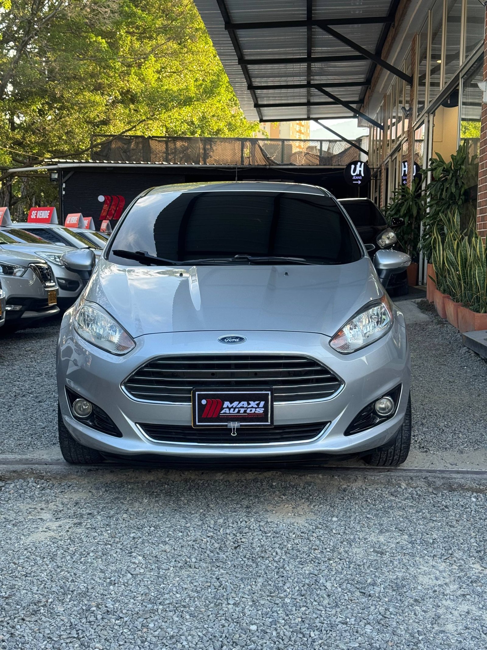 FORD FIESTA TITANIUM AT 1.6