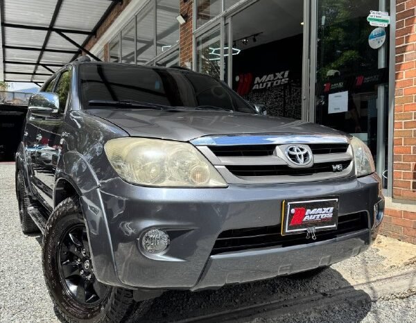 
								TOYOTA FORTUNER SR.5 4.0 GAS/GASOLINA full									