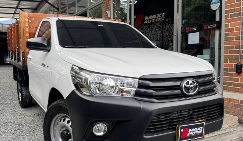 
								TOYOTA HILUX ESTACAS 2.4 MT 4X4 DIÉSEL full									