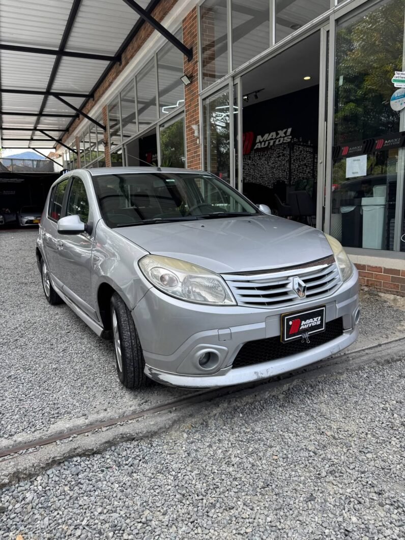 
								RENAULT SANDERO GT LINE 16V 1.6 MT full									