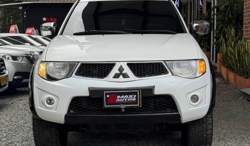 
								MITSUBISHI SPORTERO L200 MT 4X4 DIESEL full									