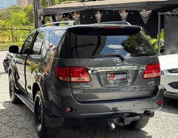 
								TOYOTA FORTUNER SR.5 4.0 GAS/GASOLINA full									