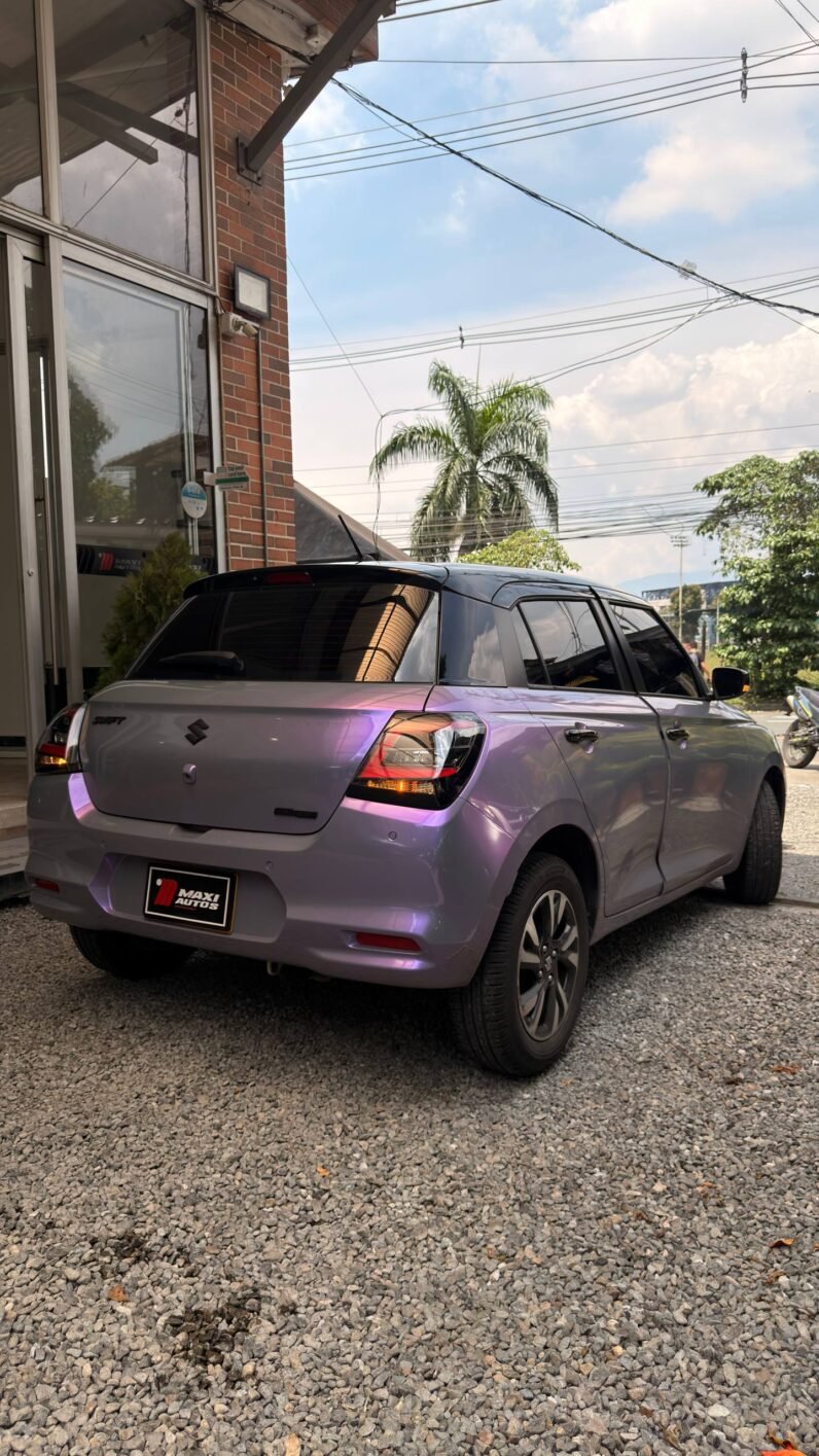 
								SUZUKI SWIFT 1.2 HYBRIDO AT HB full									