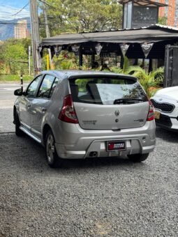 
										RENAULT SANDERO GT LINE 16V 1.6 MT full									