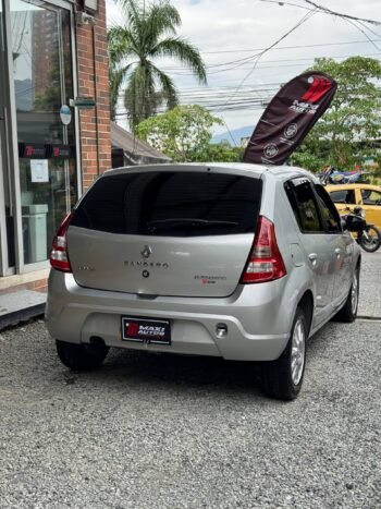 RENAULT SANDERO AUTOMATIQ