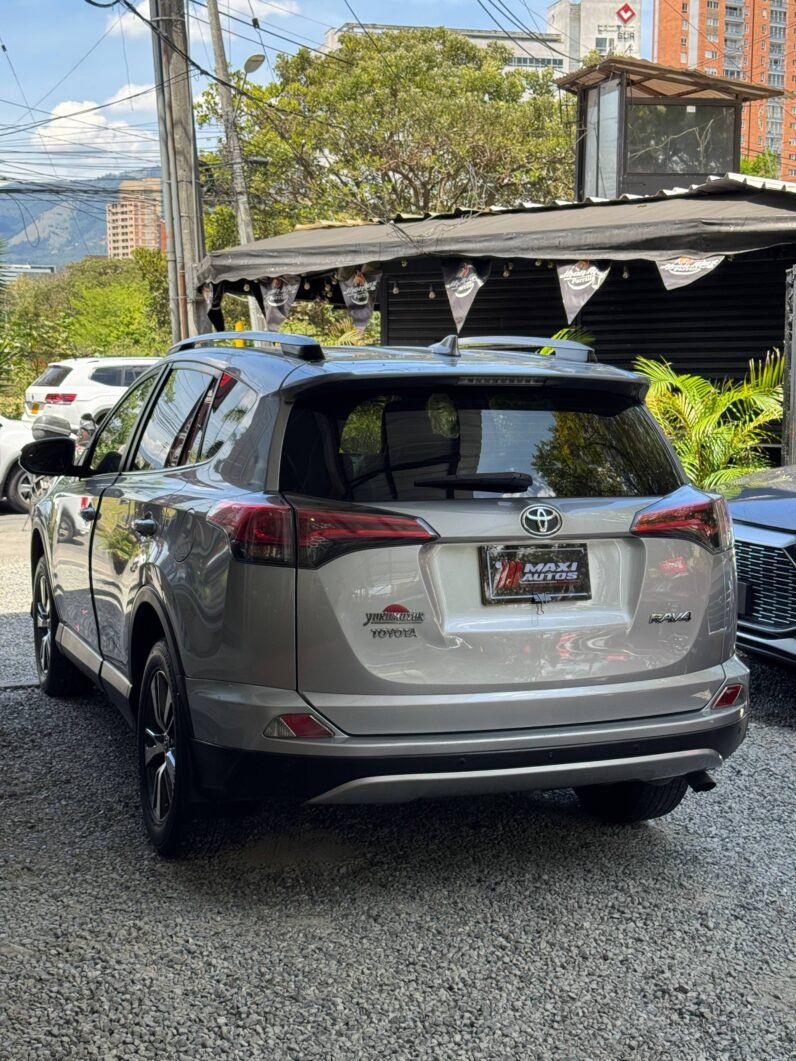 
								TOYOTA RAV4 STREET 2.0L AT 4×2 full									