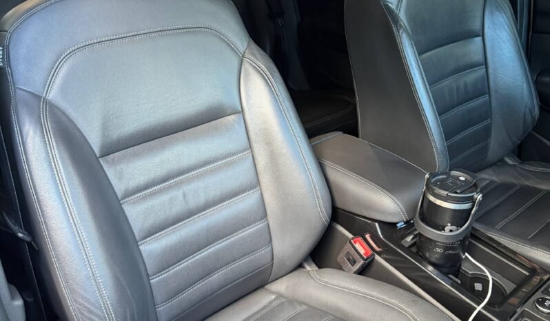 
								FORD ESCAPE TITANIUM AT 4X4 full									