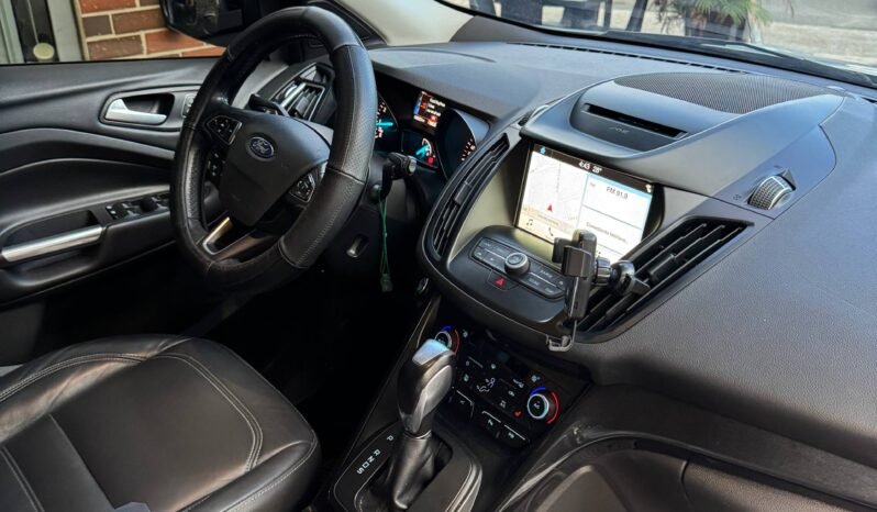 
								FORD ESCAPE TITANIUM AT 4X4 full									