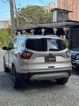 
										FORD ESCAPE TITANIUM AT 4X4 full									