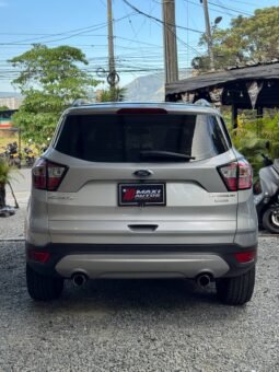 FORD ESCAPE TITANIUM AT 4X4