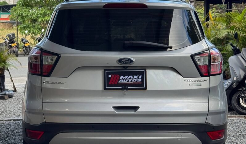 
								FORD ESCAPE TITANIUM AT 4X4 full									