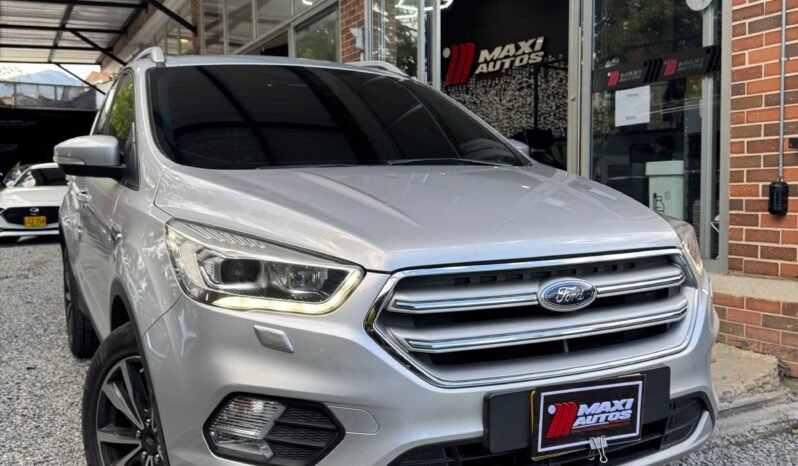 
								FORD ESCAPE TITANIUM AT 4X4 full									