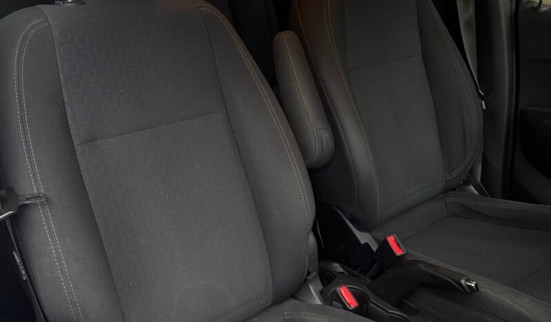 
								CHEVROLET TRACKER LT AT 1.8 full									