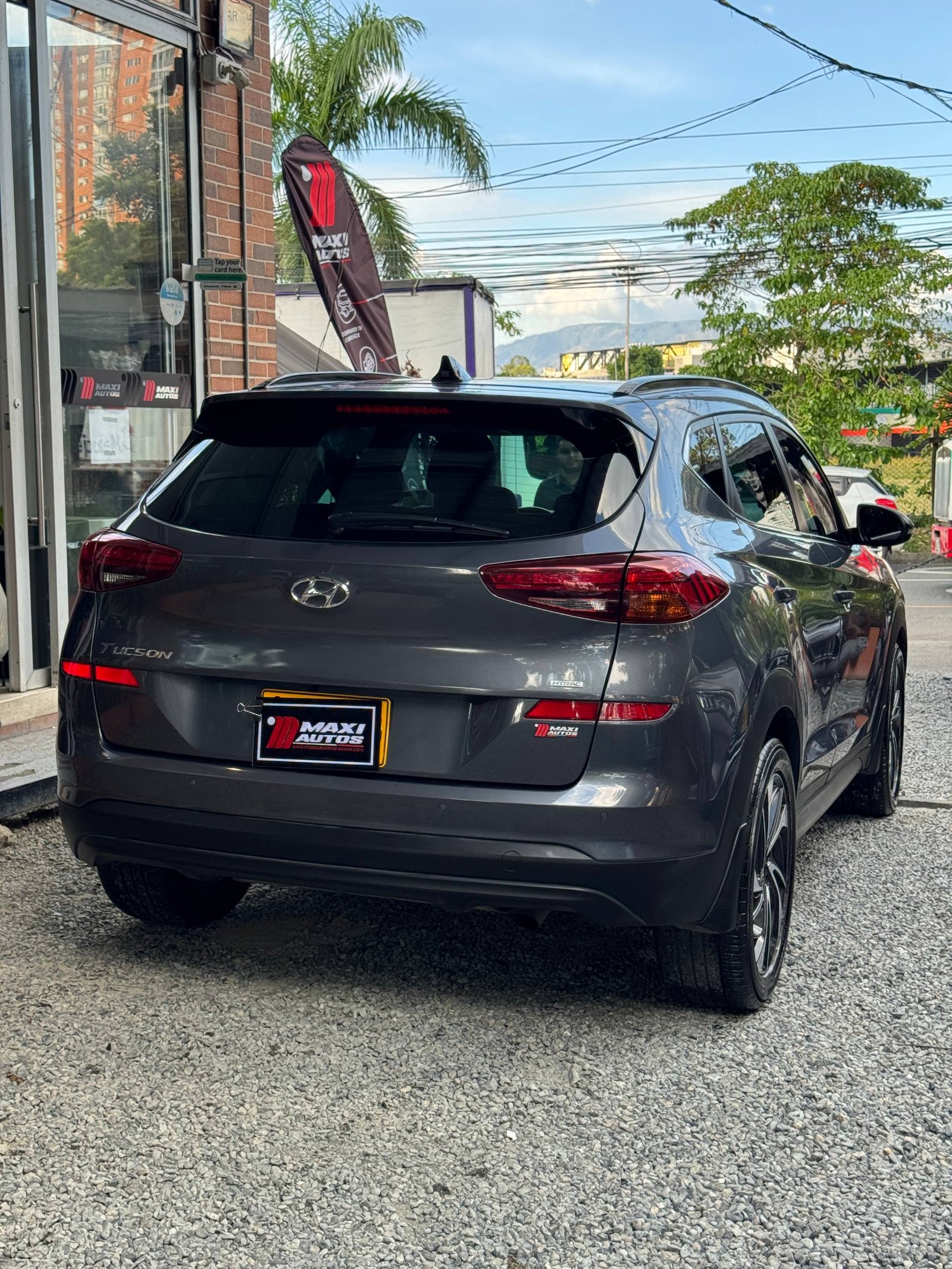 HYUNDAI NEW TUCSON PREMIUM AT 2.0 4×2