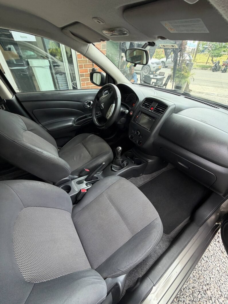 
								NISSAN VERSA SENSE MT 1.6 full									