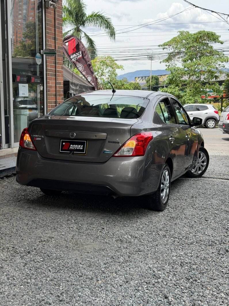 
								NISSAN VERSA SENSE MT 1.6 full									