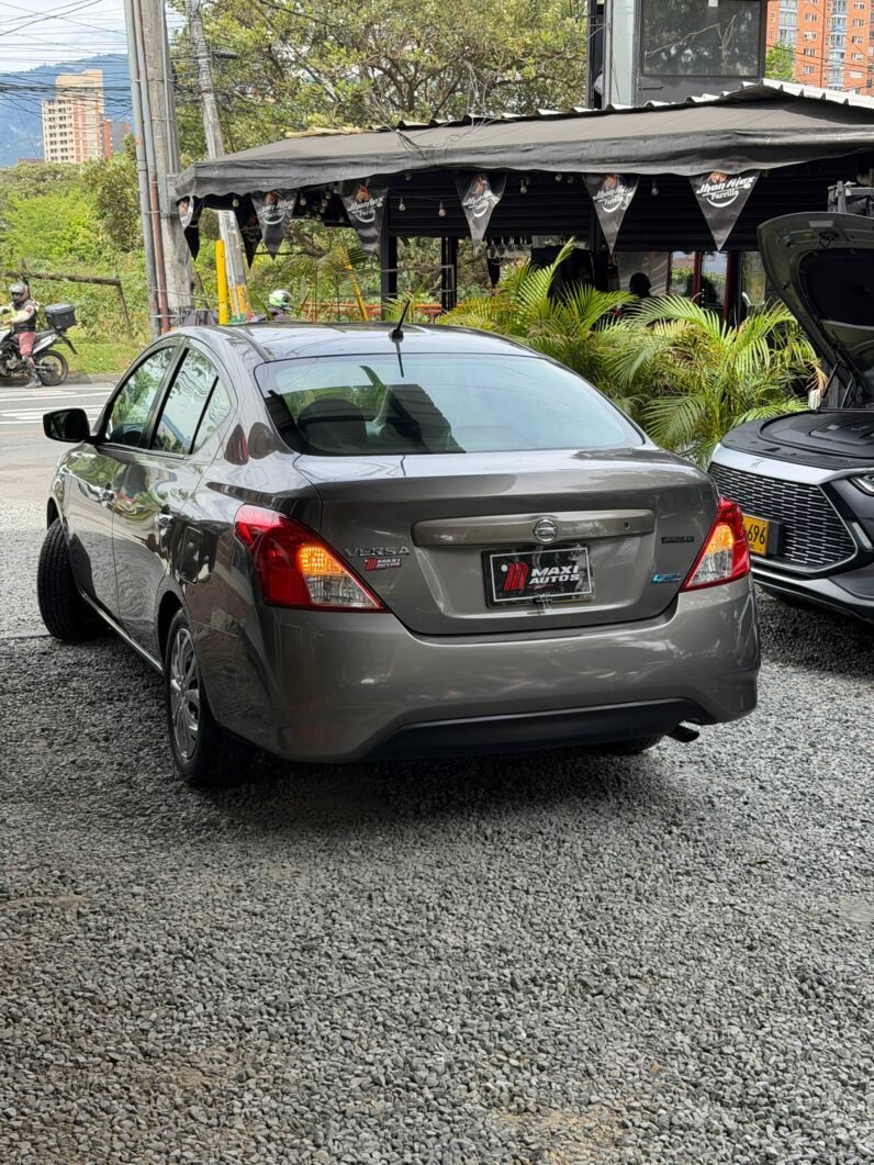 
								NISSAN VERSA SENSE MT 1.6 full									