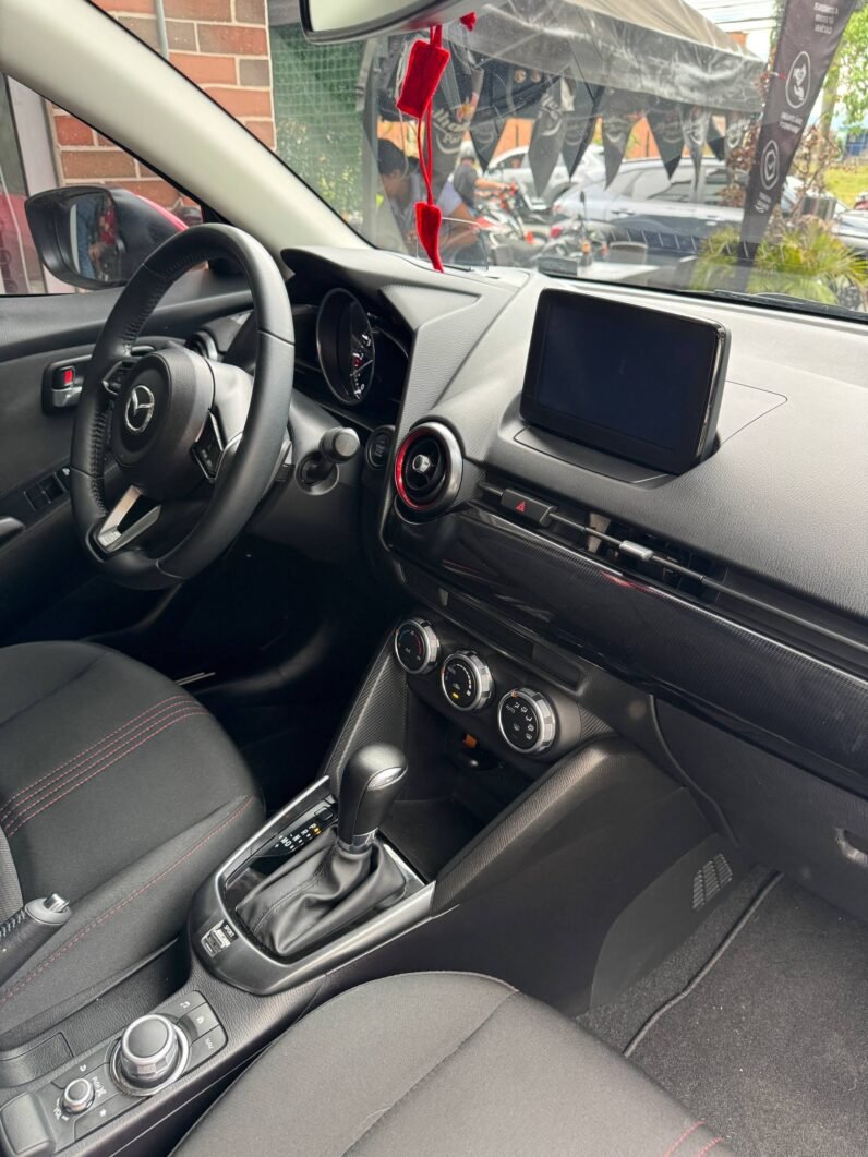 
								MAZDA 2 TOURING AT 1.5 HB full									