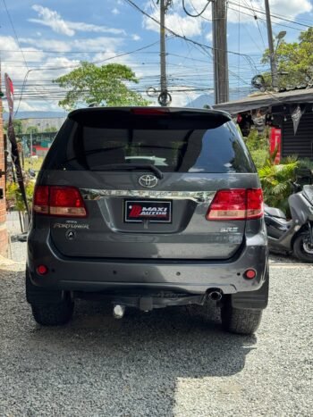 TOYOTA FORTUNER SR.5 4.0 GAS/GASOLINA
