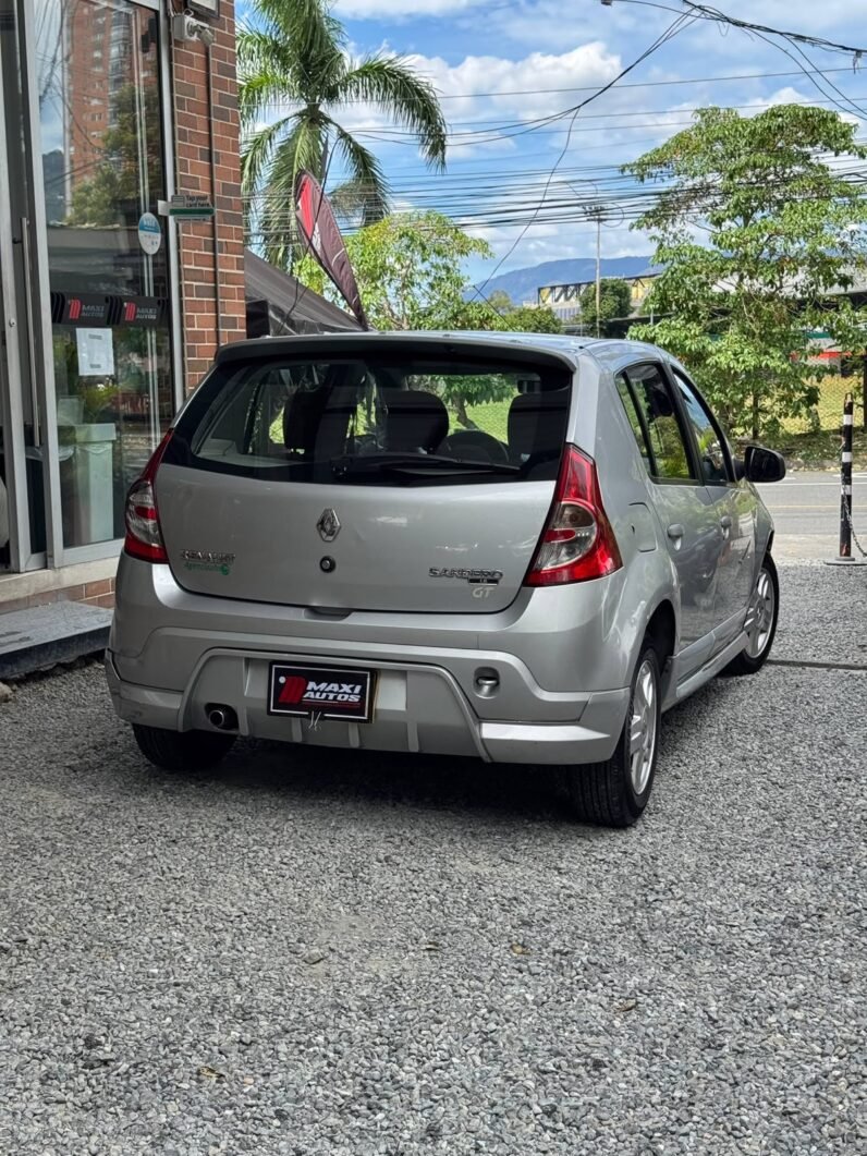 
								RENAULT SANDERO GT LINE 16V 1.6 MT full									