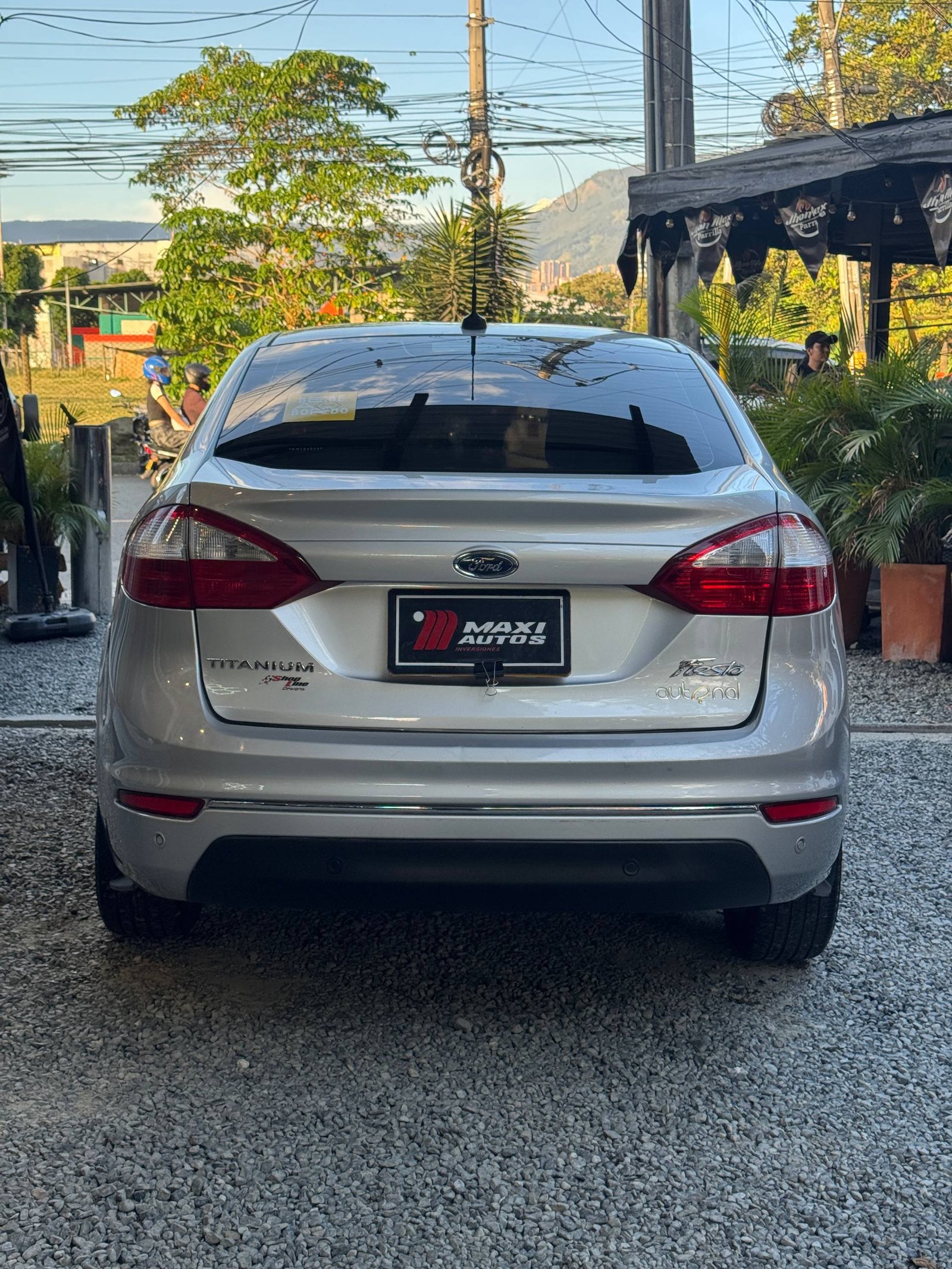 FORD FIESTA TITANIUM AT 1.6