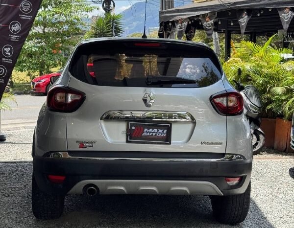 
								RENAULT CAPTUR INTENS AT 2.0 4X2 full									