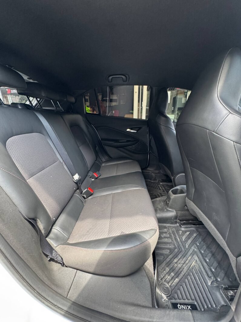 
								CHEVROLET ONIX RS MT HB full									