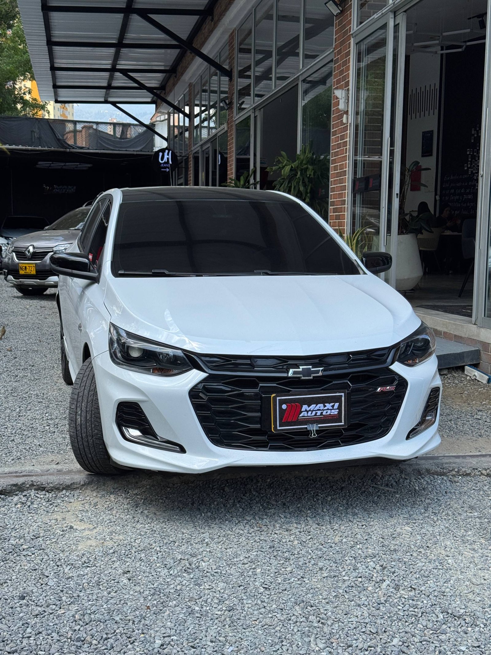 CHEVROLET ONIX RS MT HB