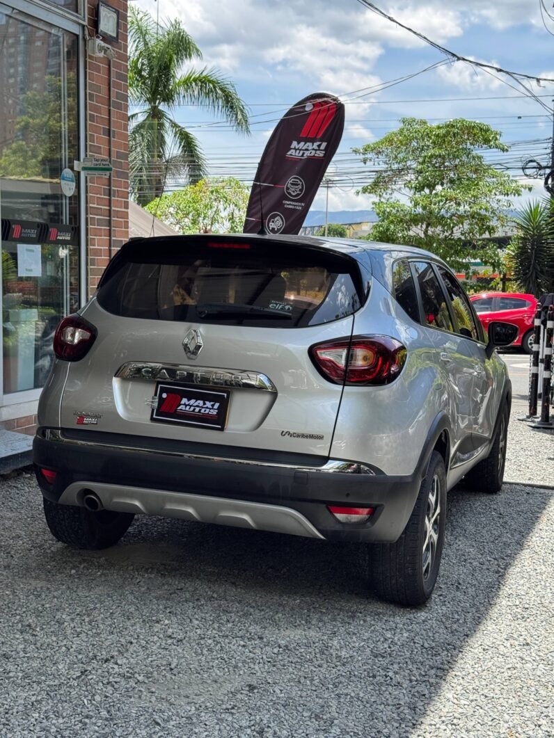 
								RENAULT CAPTUR INTENS AT 2.0 4X2 full									