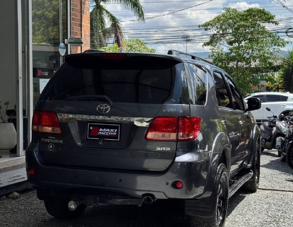 
								TOYOTA FORTUNER SR.5 4.0 GAS/GASOLINA full									