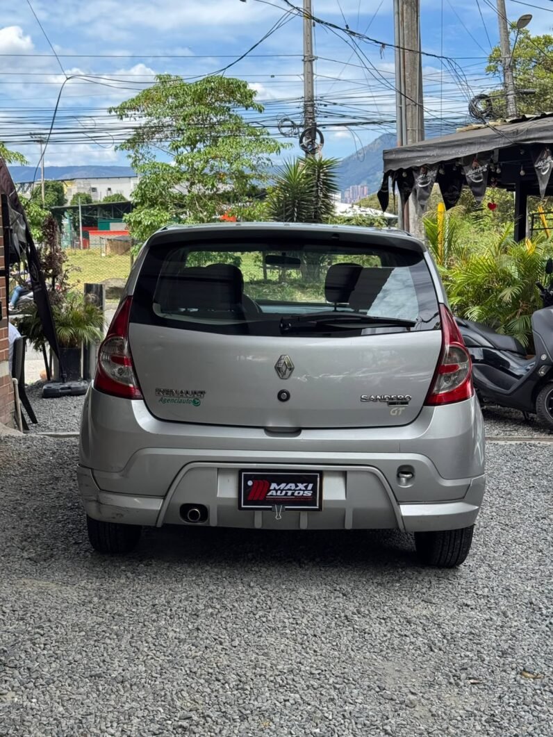 
								RENAULT SANDERO GT LINE 16V 1.6 MT full									
